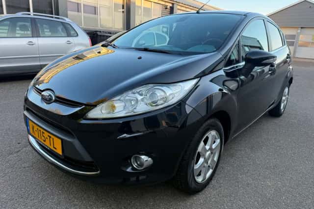 Ford Fiesta (2010) thumbnail 1