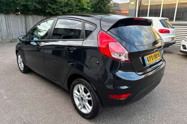 Ford Fiesta (2013) thumbnail 6