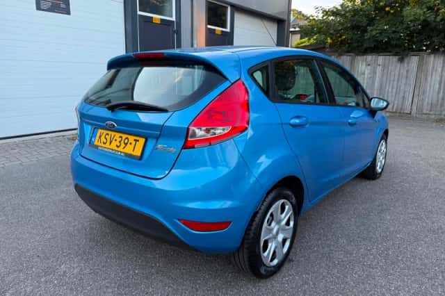 Ford Fiesta (2009) thumbnail 4
