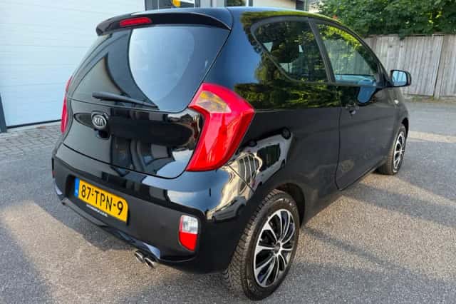 Kia Picanto (2012) thumbnail 4