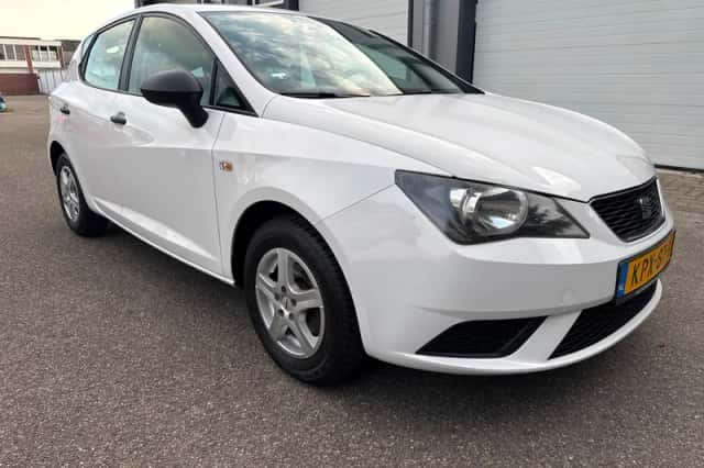 SEAT Ibiza (2013) thumbnail 3