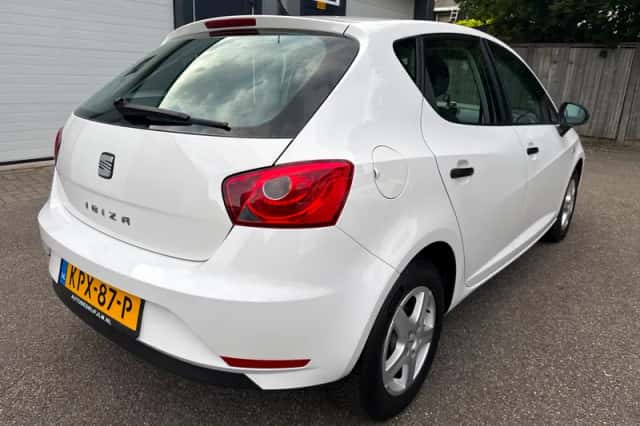 SEAT Ibiza (2013) thumbnail 4