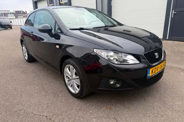 SEAT Ibiza (2010) thumbnail 3
