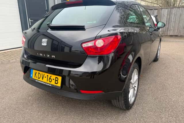 SEAT Ibiza (2010) thumbnail 4