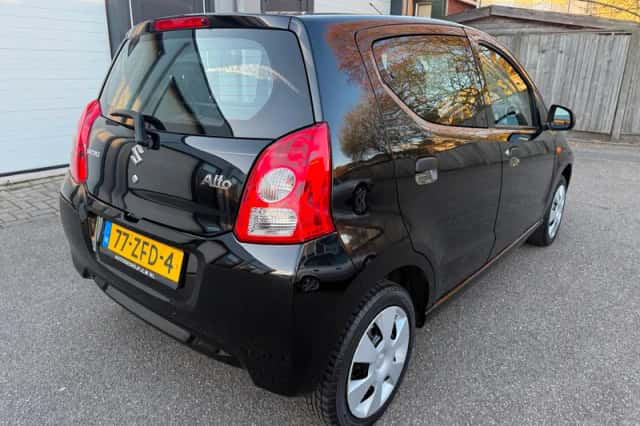Suzuki Alto (2012) thumbnail 4