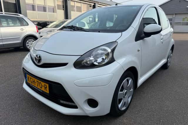 Toyota Aygo (2013) thumbnail 1