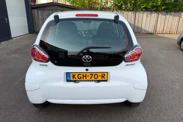 Toyota Aygo (2013) thumbnail 5