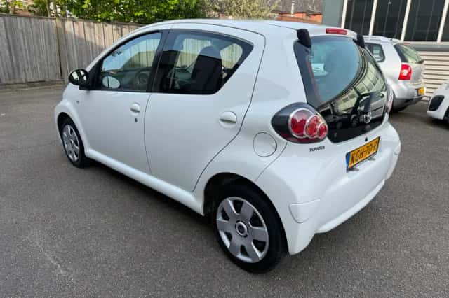 Toyota Aygo (2013) thumbnail 6