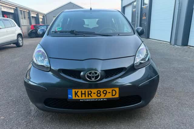 Toyota Aygo (2007) thumbnail 2