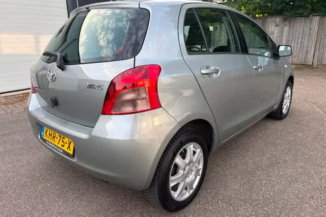 Toyota Yaris (2008) thumbnail 4