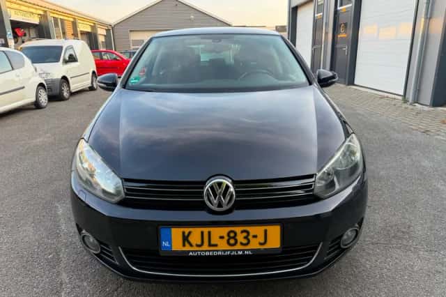 Volkswagen Golf (2012) thumbnail 2