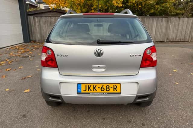 Volkswagen Polo (2004) thumbnail 5