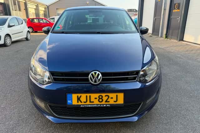 Volkswagen Polo (2012) thumbnail 2