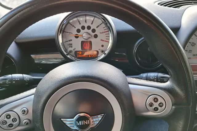 MINI Cooper (2008) thumbnail 3
