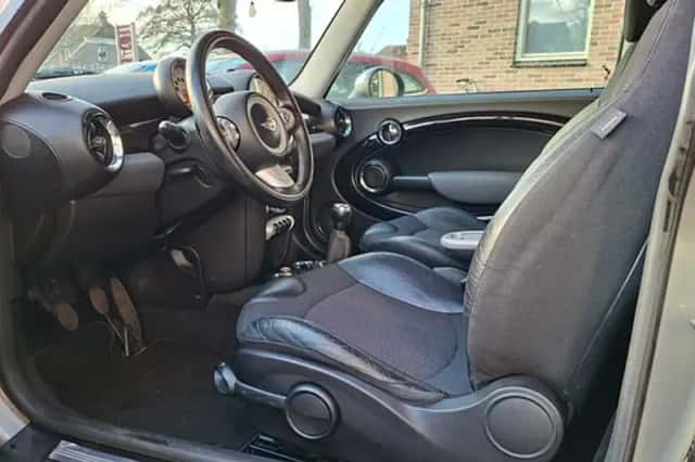 MINI Cooper (2008) thumbnail 5
