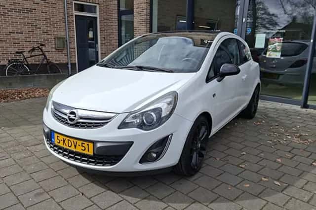 Opel Corsa (2013) thumbnail 1