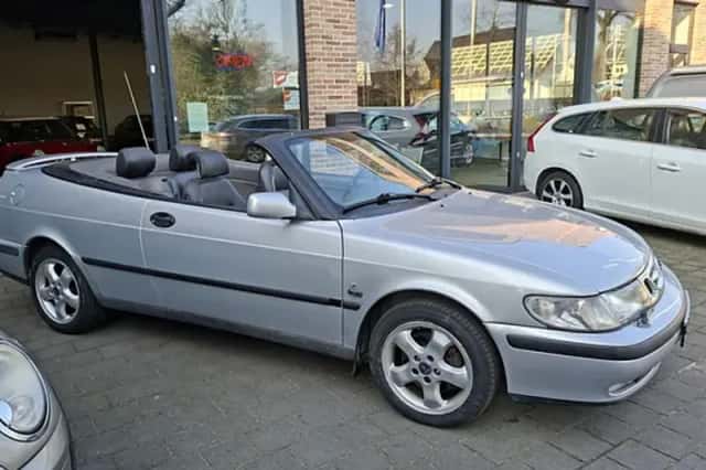 Saab 9-3 (2000) thumbnail 2
