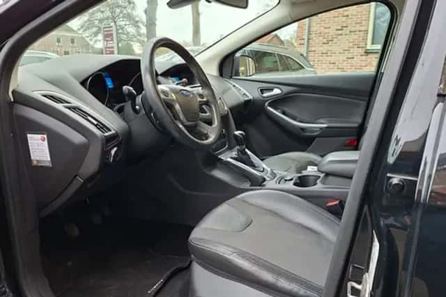 Ford Focus (2011) thumbnail 5