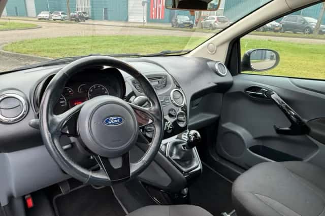 Ford Ka (2012) thumbnail 4