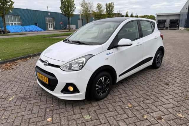 Hyundai i10 (2015) thumbnail 1