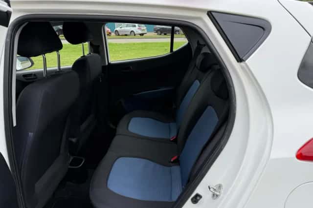 Hyundai i10 (2015) thumbnail 4