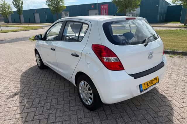 Hyundai i20 (2012) thumbnail 5