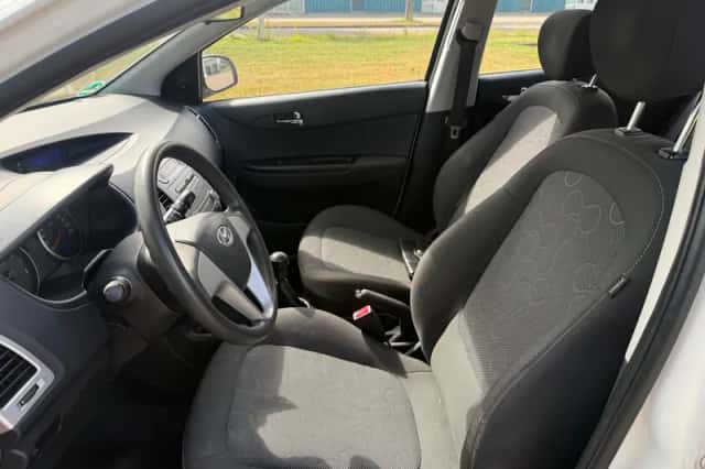 Hyundai i20 (2012) thumbnail 6
