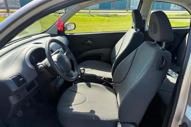 Nissan Micra (2005) thumbnail 5