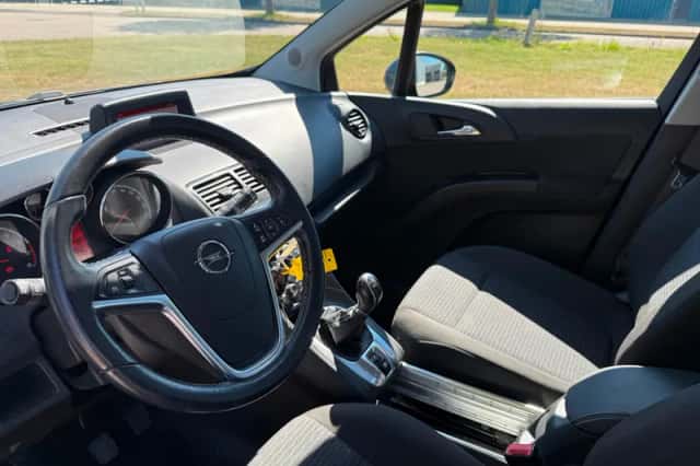 Opel Meriva (2015) thumbnail 4