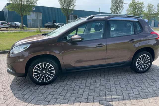 Peugeot 2008 (2014) thumbnail 2