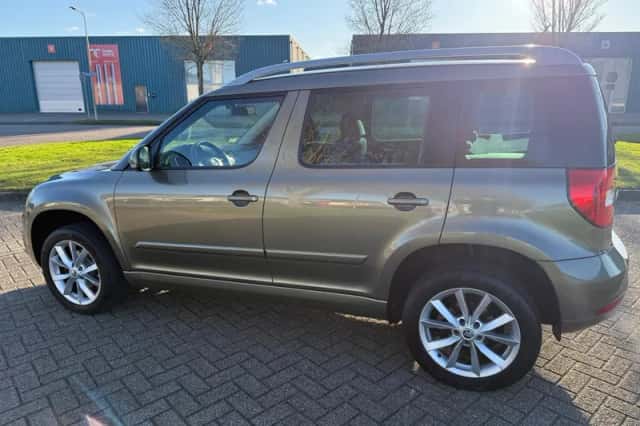 Škoda Yeti (2014) thumbnail 4