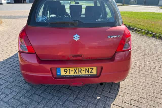 Suzuki Swift (2007) thumbnail 6