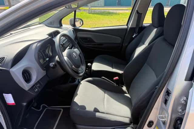 Toyota Yaris (2016) thumbnail 4