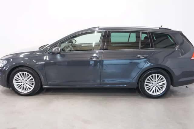 Volkswagen Golf (2016) thumbnail 3