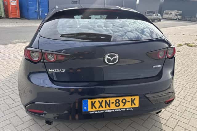 Mazda 3 (2021) thumbnail 5