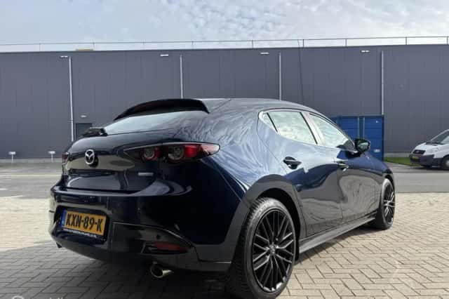 Mazda 3 (2021) thumbnail 6