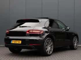 Porsche Macan (2016) thumbnail 2