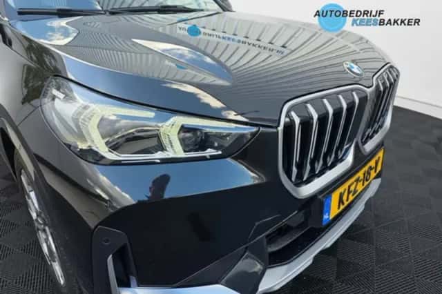 BMW X1 (2023) thumbnail 2