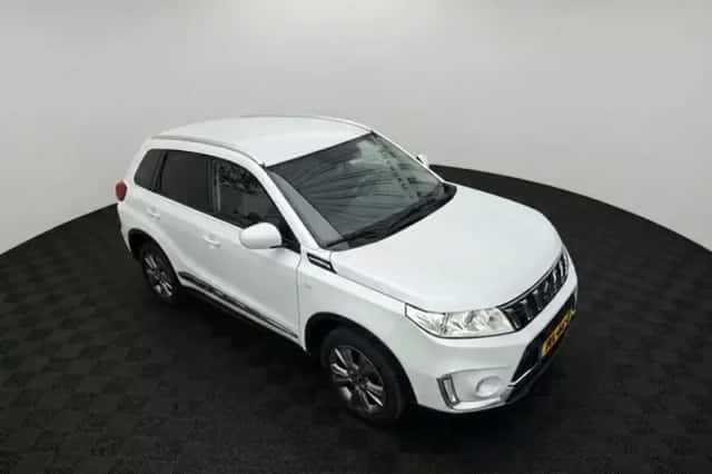Suzuki Vitara (2020) thumbnail 2
