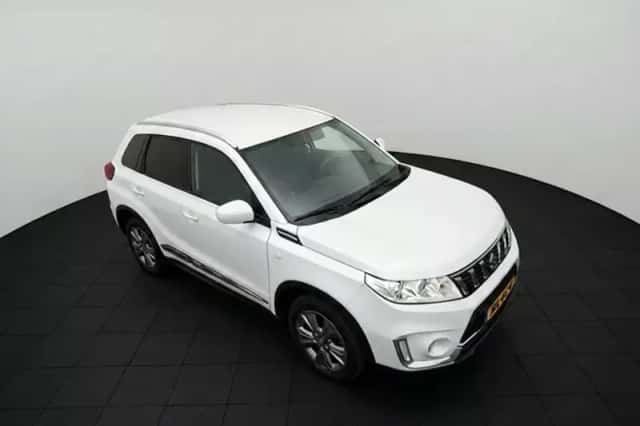 Suzuki Vitara (2020) thumbnail 3