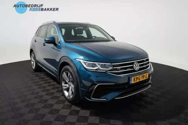 Volkswagen Tiguan (2021) thumbnail 3