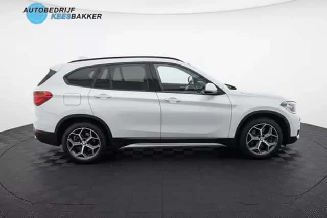 BMW X1 (2018) thumbnail 4