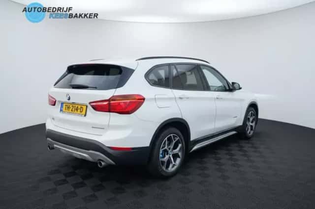 BMW X1 (2018) thumbnail 6