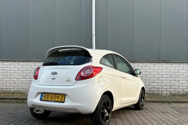 Ford Ka (2011) thumbnail 3