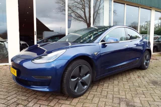 Tesla Model 3 (2019) thumbnail 2