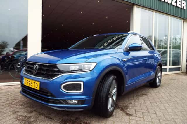 Volkswagen T-Roc (2021) thumbnail 2