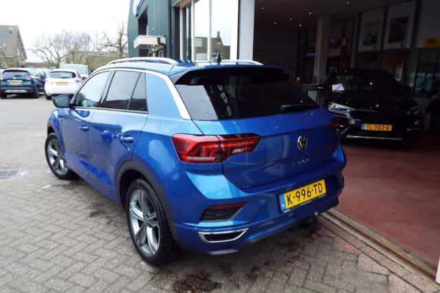Volkswagen T-Roc (2021) thumbnail 4