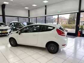 Ford Fiesta (2011) thumbnail 11