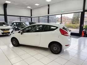 Ford Fiesta (2011) thumbnail 12
