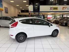Ford Fiesta (2011) thumbnail 17